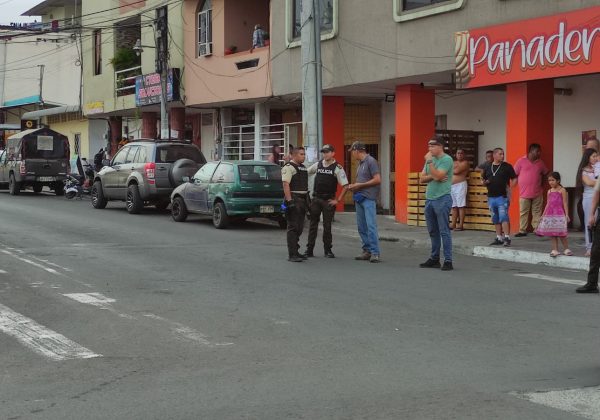 En Manta, los robos tipo sacapintas siguen ocurriendo en zonas comerciales y cercanas a bancos, según reportes oficiales.