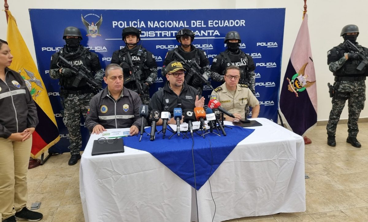 El ministerio del Interior John Reimberg informó sobre 27 allanamientos y droga valorada en $15 millones