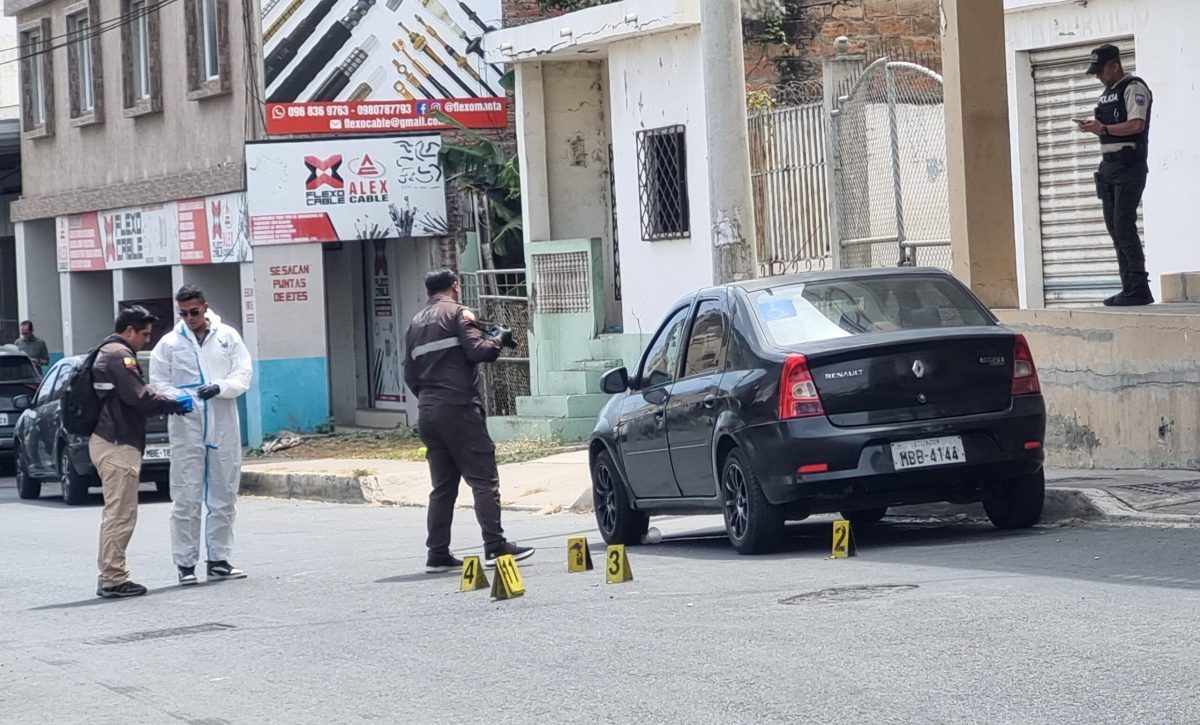 Víctor Loor fue acribillado en su vehículo; policía investiga el crimen en Tarqui