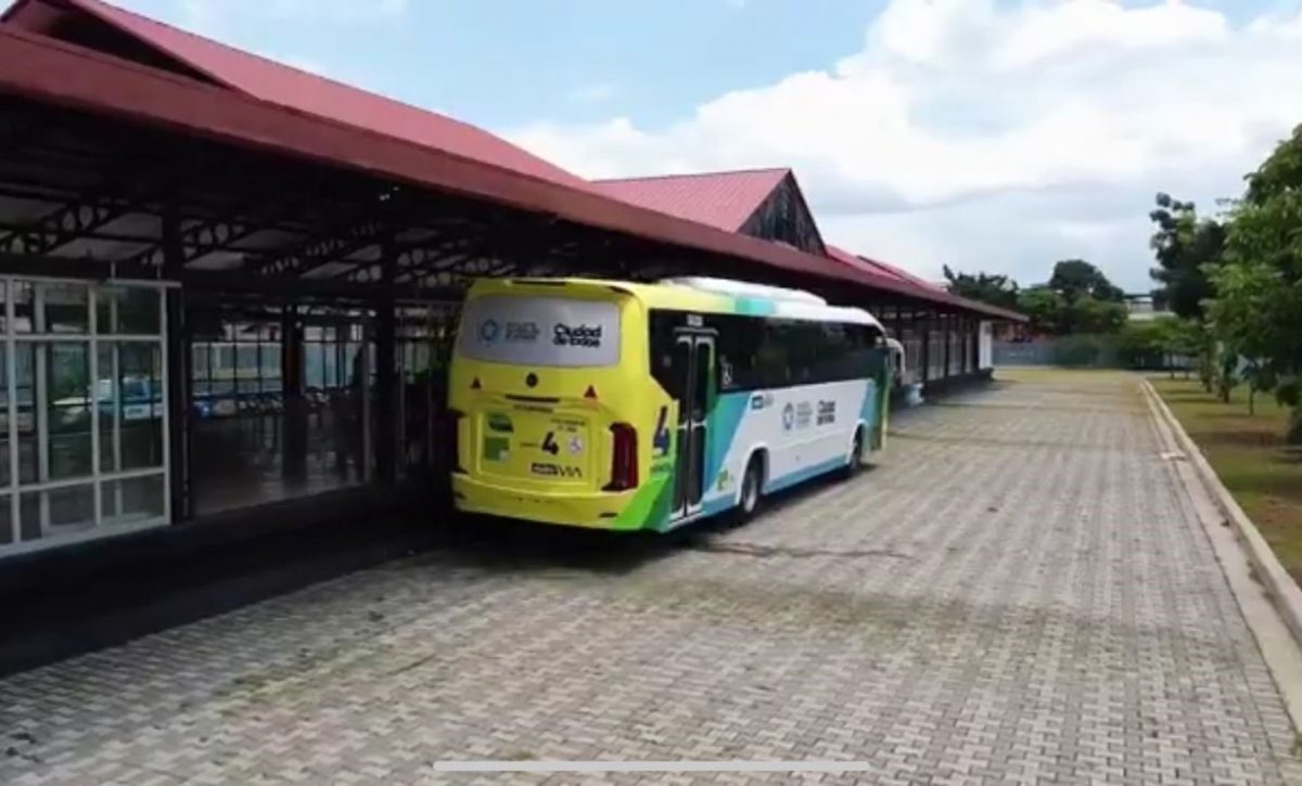 La Agencia de Tránsito y Movilidad (ATM) evalúa incorporar buses eléctricos para reducir emisiones.