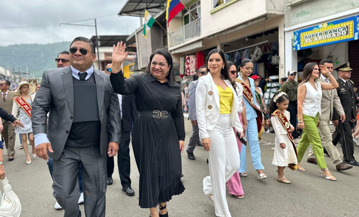 Santa Ana conmemora 141 años de historia con desfile cívico-militar y respaldo gubernamental