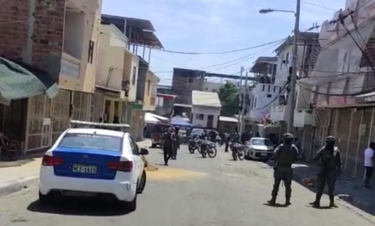 Sicariato en Manta: un muerto y un herido durante velorio en el barrio Rumiñahui