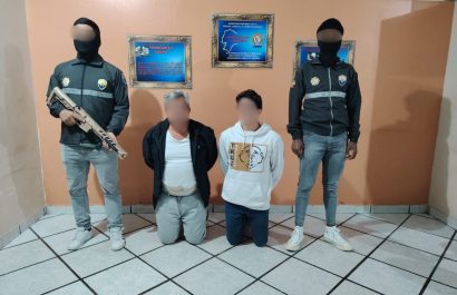 ¡Cae dupla delictiva! hallan arma y documentos falsos en el cantón Sucre