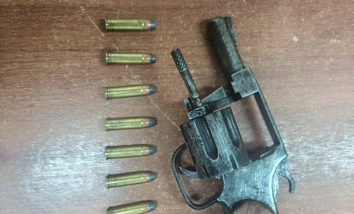 El arma incautada quedó bajo la custodia de la Policía Nacional.