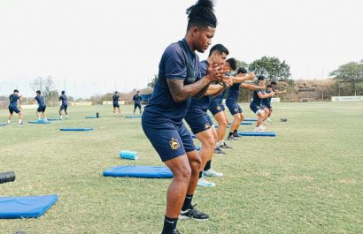 Jugadores de Delfín SC en un entrenamiento en Los Geranios. FOTO: Delfín SC.
