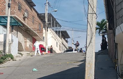 Balacera en Manta: asesinan a Edison Loor Moreira y queman vehículo de los atacantes