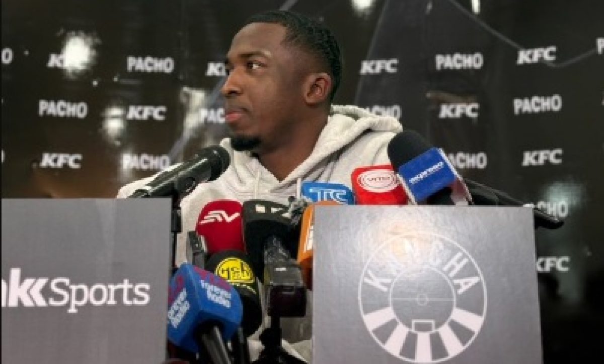 William Pacho jugador de Ecuador, ya llegó a Guayaquil para jugar contra Brasil y Perú