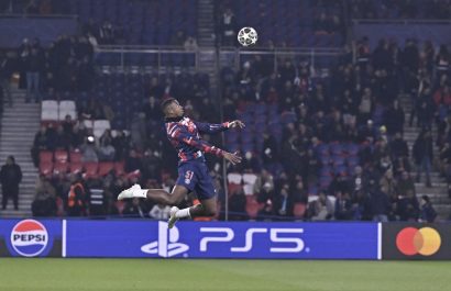 Willian Pacho se ha consolidado como pieza clave del sistema defensivo del PSG
