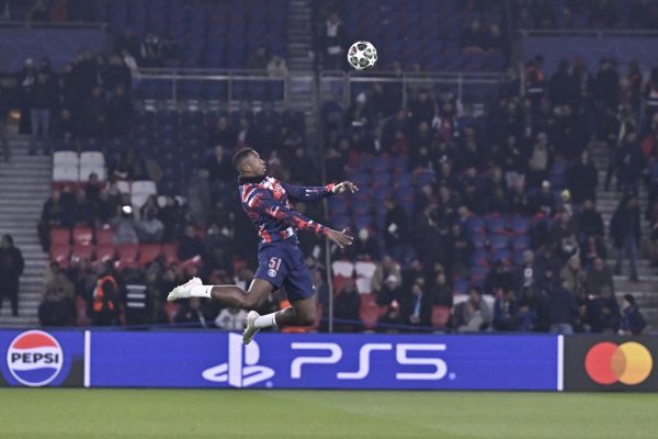 Willian Pacho se ha consolidado como pieza clave del sistema defensivo del PSG