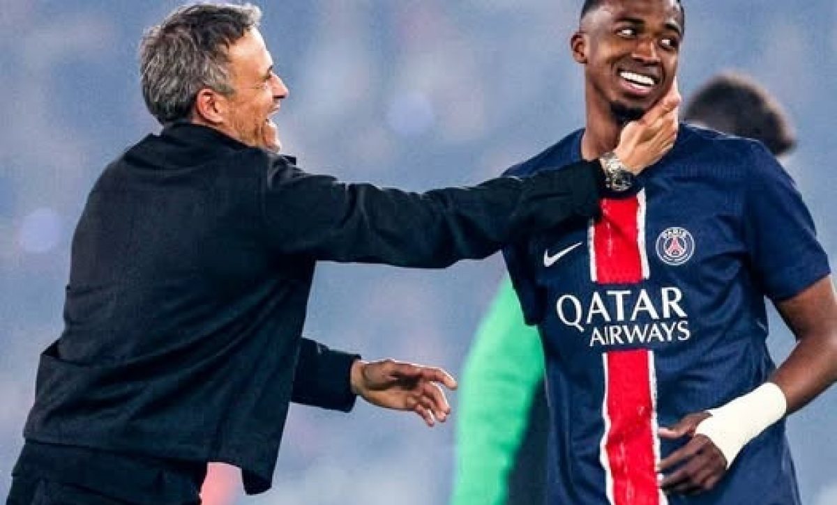 Willian Pacho destaca la confianza de Luis Enrique en su éxito con PSG