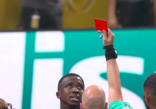 Willian Pacho, expulsado en cuartos, se pierde la semifinal del Mundial de Clubes 2025