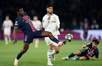Willian Pacho fue titular en duelo del PSG ante Aston Villa
