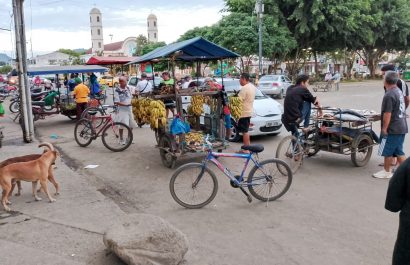 Comercio informal: ocho puntos críticos que el Municipio de Portoviejo busca solucionar con socialización y multas
