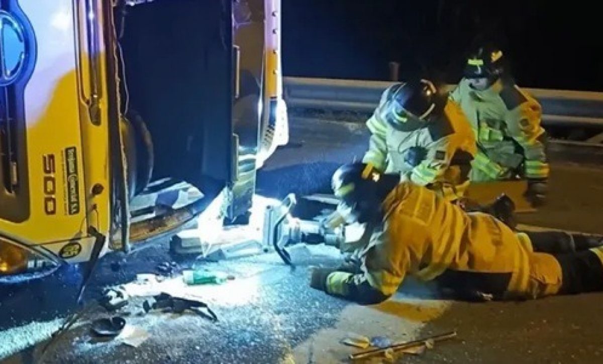 Conductor fallece en accidente de camión en paso lateral entre Arenillas y Huaquillas