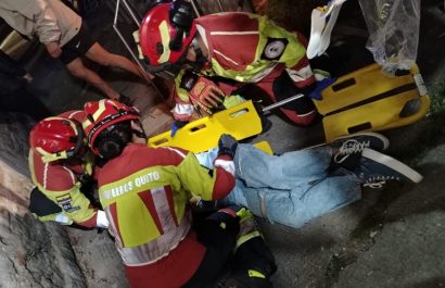 Bomberos atienden accidente en parque mecánico en La Vicentina; investigan causas