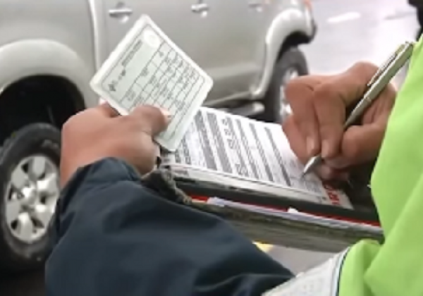 Fiscalía procesa a tres agentes de tránsito por solicitar sobornos en operativo no autorizado