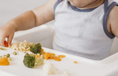¿Tu bebé está empezando a comer sólidos? Aquí tienes los mejores alimentos para él