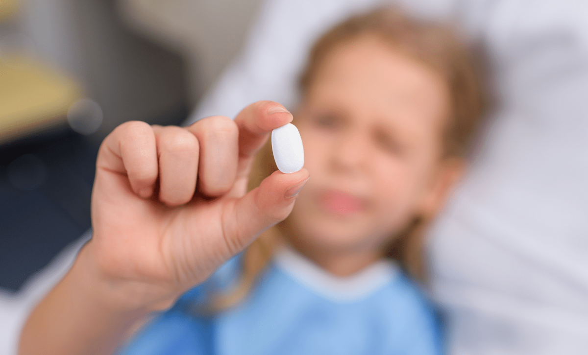 Estudio vincula uso frecuente de antibióticos en la infancia con mayor riesgo de asma y alergias