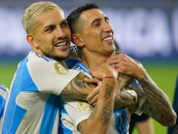 Los argentinos Ángel Di María y Leandro Paredes
