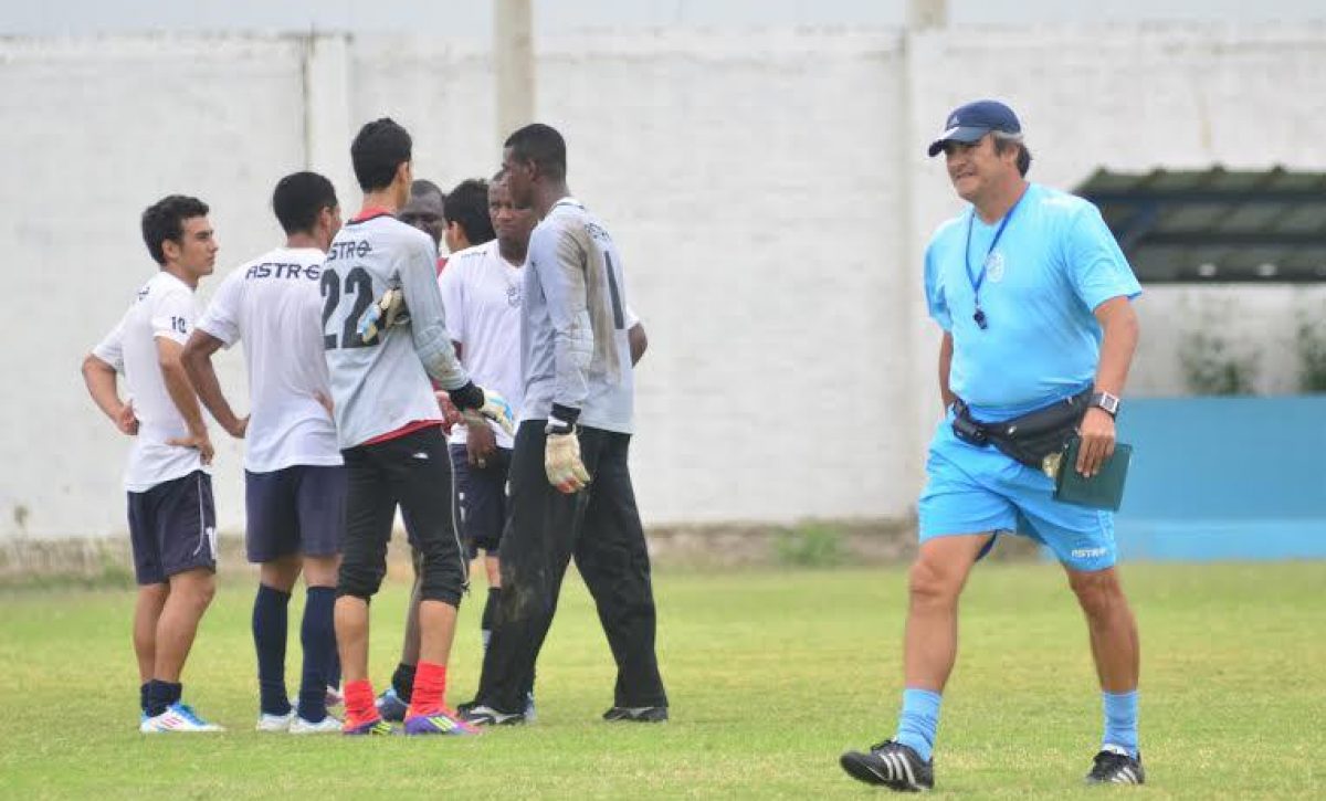 Armando Osma dirigió también al Manta FC durante el 2012 y 2014.