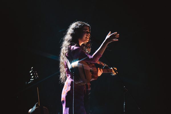 Silvana Estrada dejó una huella imborrable en Guayaquil con interpretaciones de Julio Jaramillo.