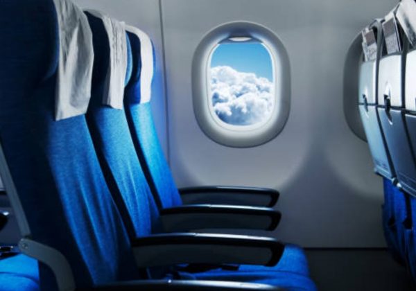 ¿Dónde sentarse para sobrevivir? Revelan el asiento más seguro del avión