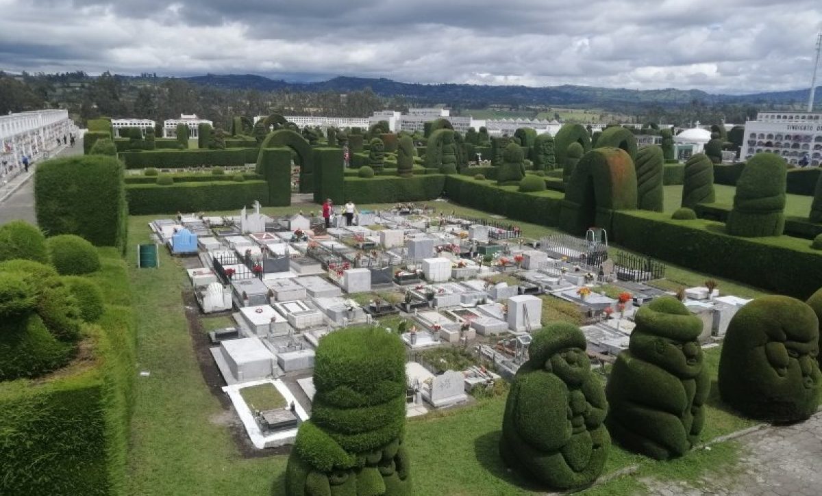 Autorizan cobro de entrada al cementerio de Tulcán