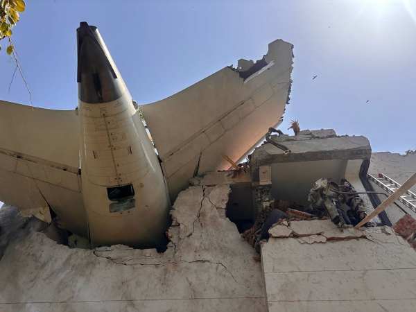 Tragedia aérea en India: se estrella avión con más de 240 personas rumbo a Londres
