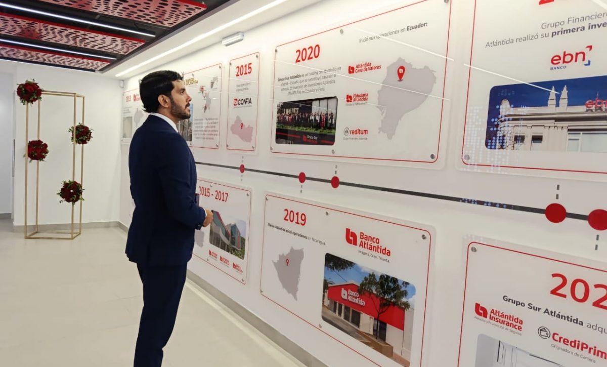 Las nuevas oficinas de Banco Antártida quedan junto al hotel Oro Verde, en Manta.