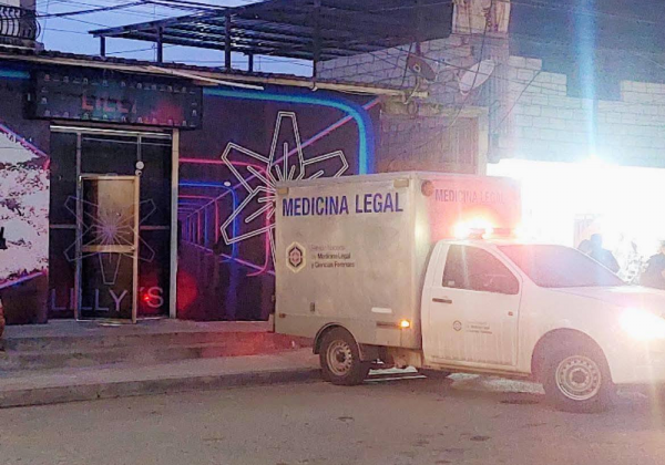 Policía investiga asesinato de trabajadora en local nocturno de La Libertad