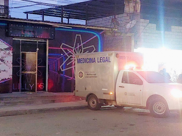 Policía investiga asesinato de trabajadora en local nocturno de La Libertad