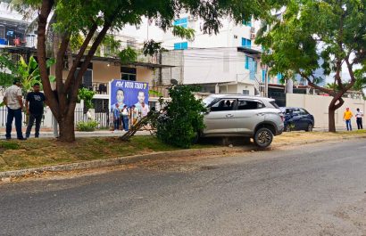 Hombre intentó atropellar a Policía durante operativo. El conductor fue detenido.