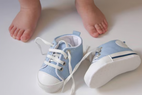 Evita este error común: lo que debes saber sobre los zapatos para bebés