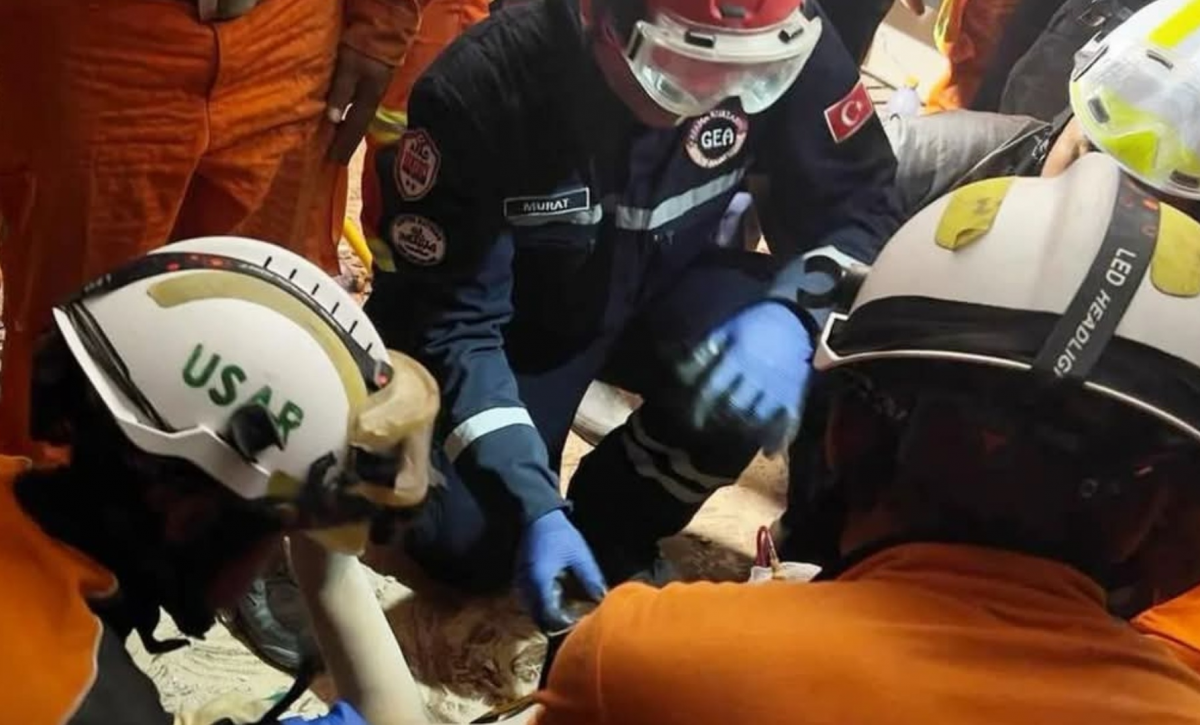 rescatado cinco días después terremoto Birmania
