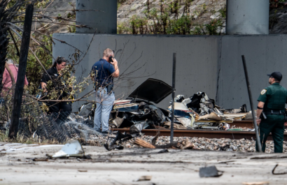 Una avioneta se estrelló en una calle concurrida de Boca Ratón, Florida