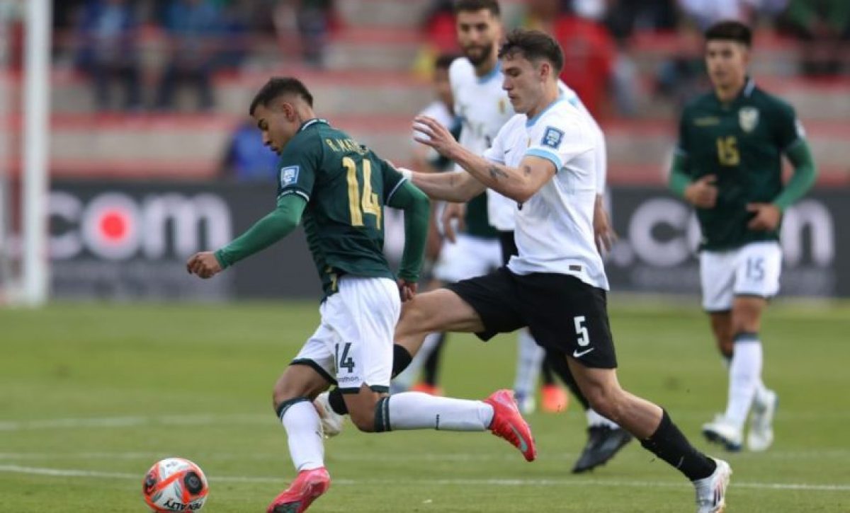 Bolivia y Uruguay empatan sin goles en un duelo intenso en El Alto