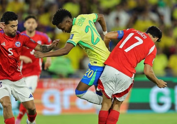 Brasil arrasa en el Maracaná con cuatro delanteros y un golazo de chilena