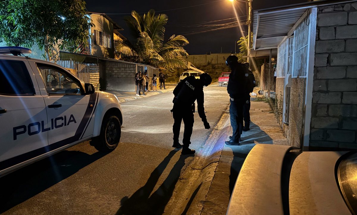 Tres personas heridas en un ataque a balas en la urbanización Sí Vivienda.