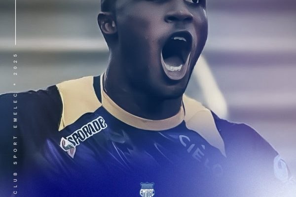 Luis Caicedo fue presentado como refuerzo de Emelec.