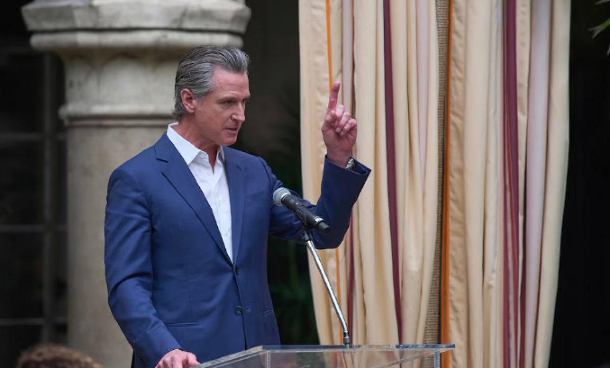 El gobernador de California, Gavin Newsom, dijo que su estado presentará una demanda impugnando la autoridad del presidente Donald Trump.