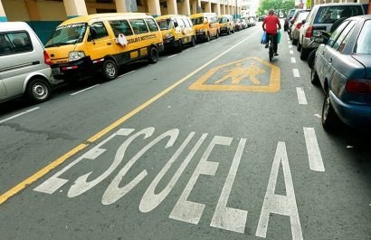 Esta iniciativa, que arrancó el 5 de mayo, despliega 500 agentes de tránsito en zonas de alta afluencia escolar.
