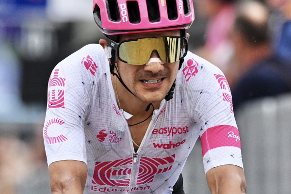 Richard Carapaz celebra su cumpleaños número 32 en el Giro de Italia 2025