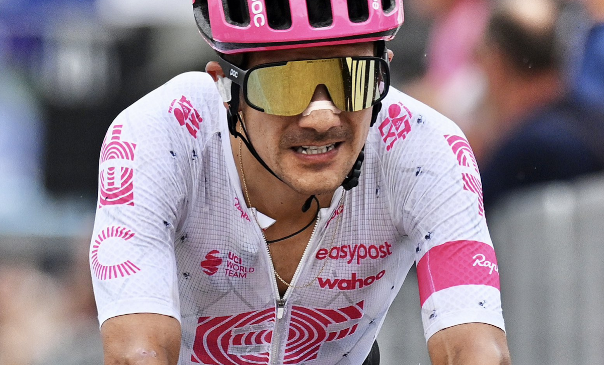 Richard Carapaz celebra su cumpleaños número 32 en el Giro de Italia 2025