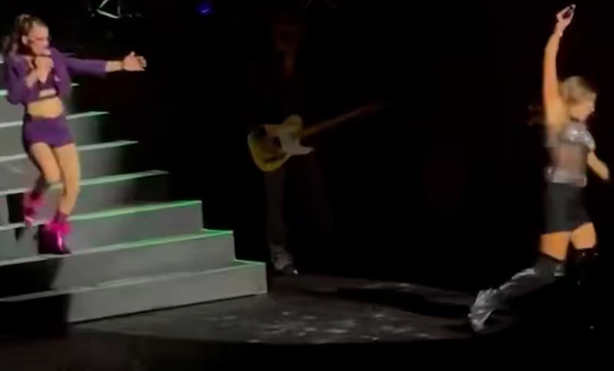 Catherine Fulop sufrió una caída en el show de Erreway y se reincorporó minutos después