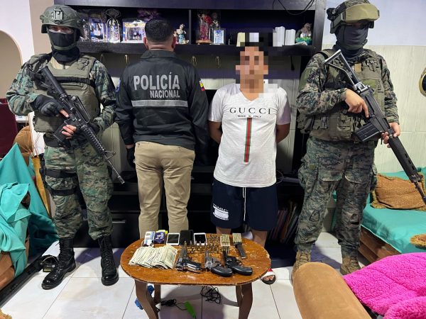 Hombre fue detenido en un operativo en Urbirríos dos por tenencia de armas.