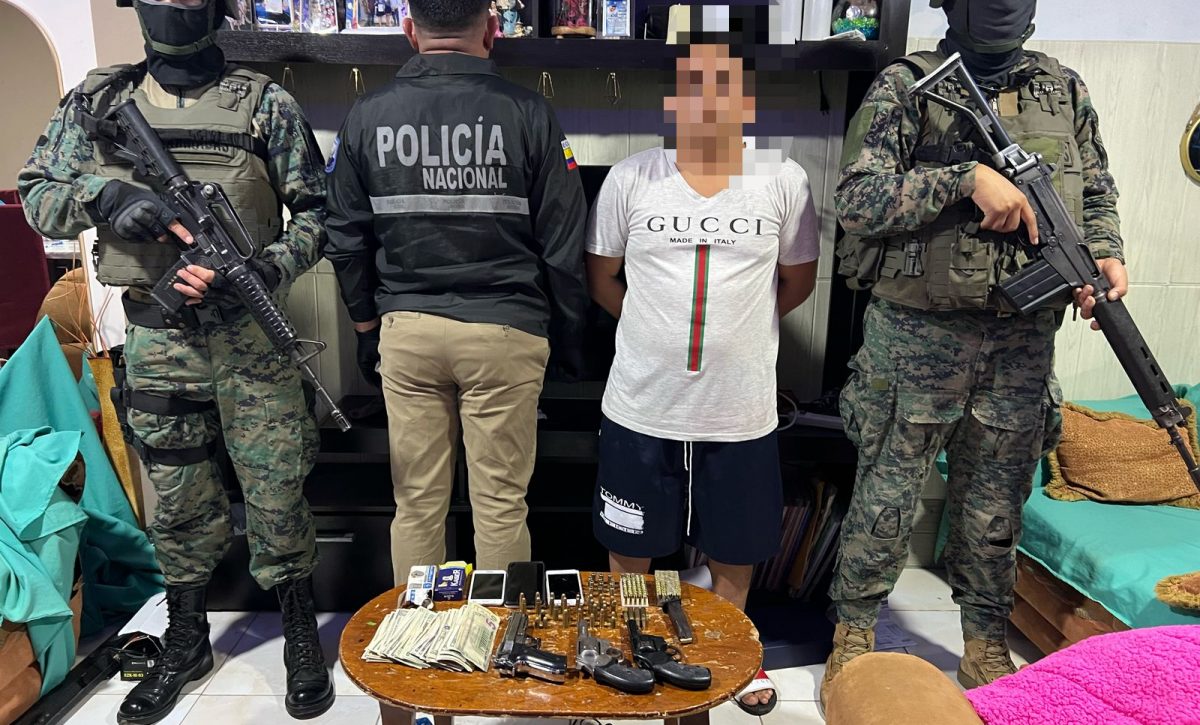 Hombre fue detenido en un operativo en Urbirríos dos por tenencia de armas.
