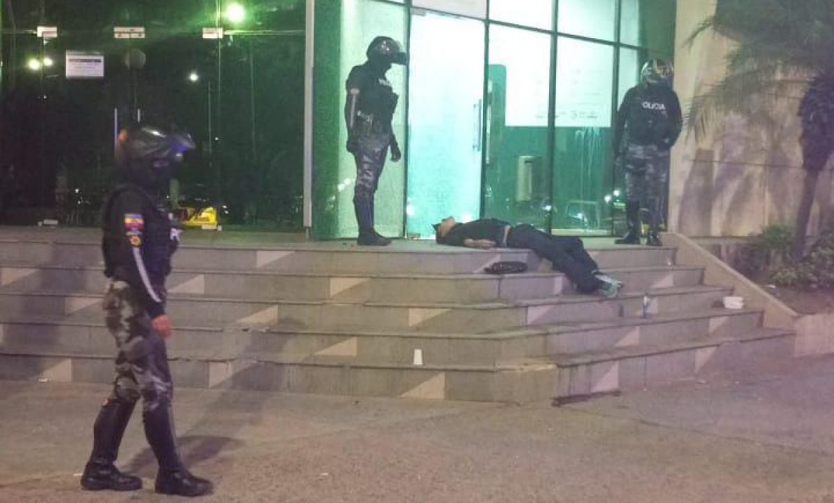 El crimen de Luis Antonio Farfán ocurrió la noche del domingo en la avenida Malecón de Manta.