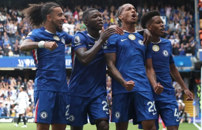 Con Caicedo como titular, Chelsea derrota 2-0 al Fulham y lidera temporalmente la Premier League