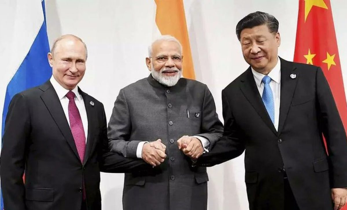 Xi Jinping, Narendra Modi y Vladimir Putin. China, India y Rusia representan el 36% del total de la población mundial y el 32% del PBI global. Vladimir Putin, Narendra Modi y Xi Jinping, líderes de Rusia, India y China, representan el 36% de la población mundial y el 32% del PIB global.