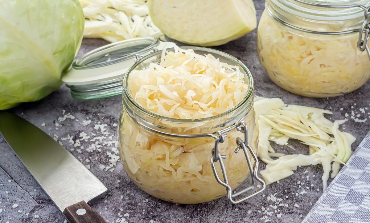 Descubre por qué la col blanca fermentada (chucrut) es el secreto para una digestión perfecta